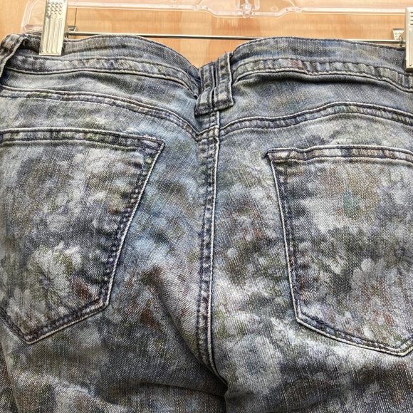 a.n.a. Skinny Stretch Jeggings, Blue Floral, Size 6 - Picture 3 of 5